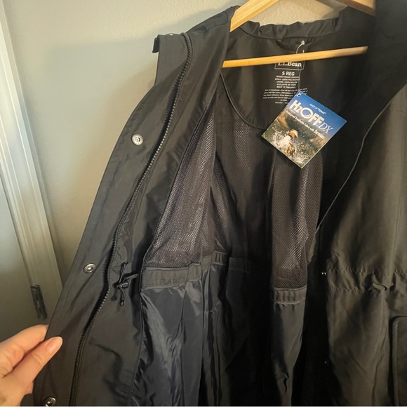 L.L. Bean | Women's H2OFF Raincoat, PrimaLoft-Lined - Picture 6 of 8